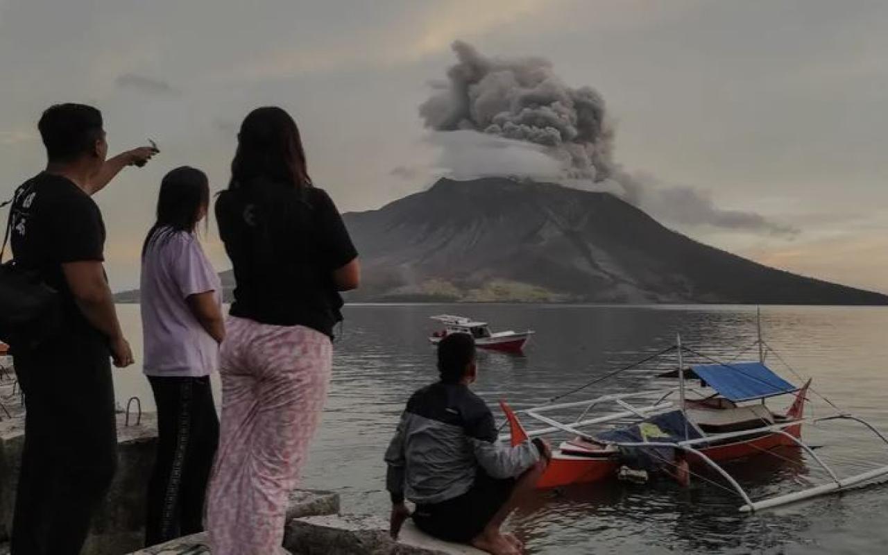 ηφαιστειο ινδονησια