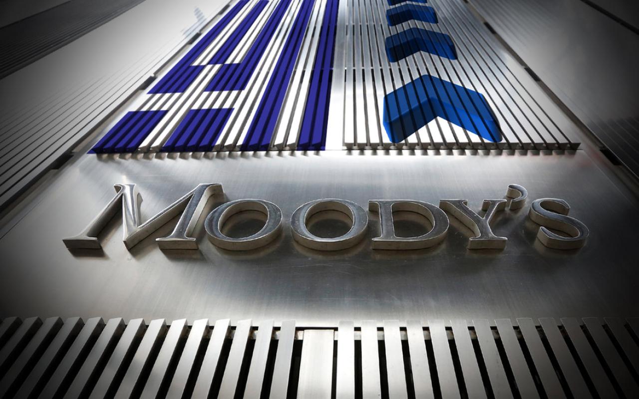 Ο οίκος Moody&#039;s απειλεί με υποβάθμιση την Ελλάδα
