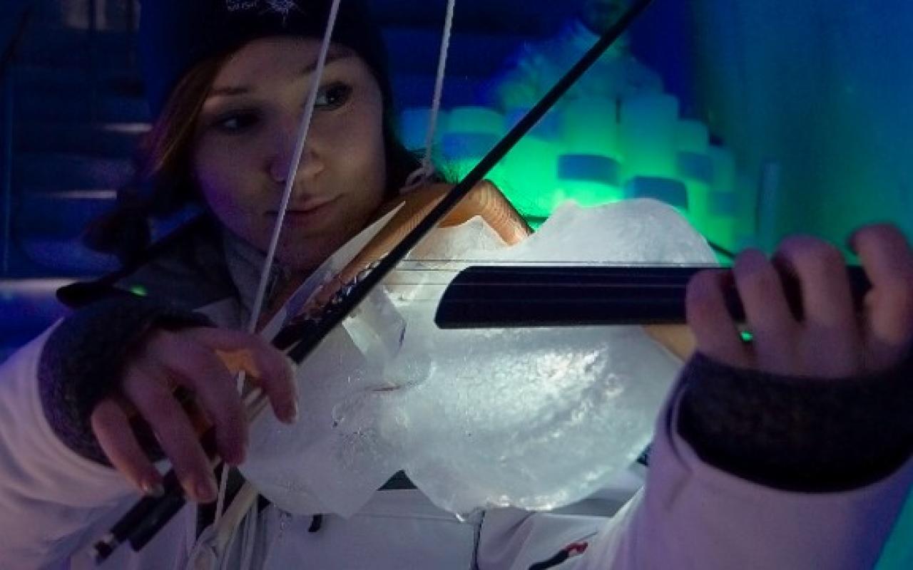 Ορχήστρα απο... πάγο στη Σουηδία (βίντεο)