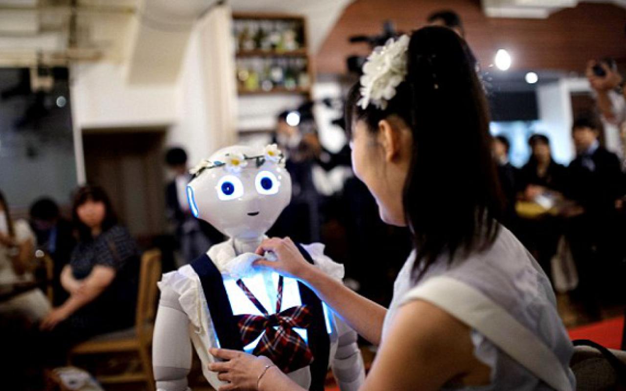 premier-mariage-robots-japon-3_1.jpg