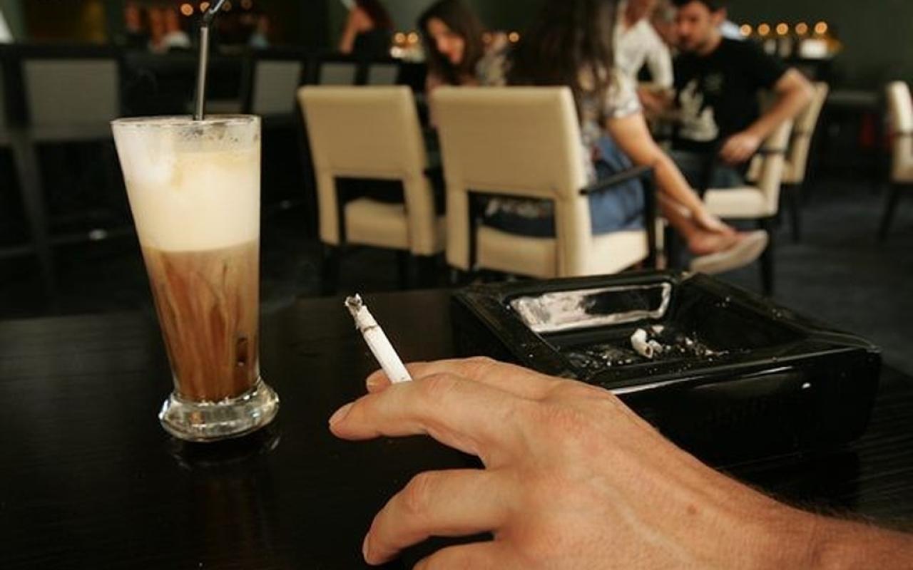 τσιγάρο καφετέρια