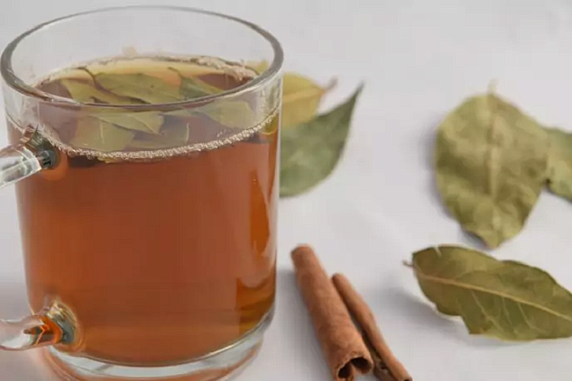 τσάι με φύλλα δάφνης