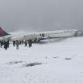 Παρ&#039; ολίγον τραγωδία: Αεροσκάφος προσέκρουσε σε φράχτη στη Ν.Υόρκη!