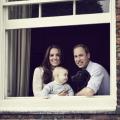 Στη δημοσιότητα νέα φωτογραφία του μωρού του πρίγκιπα Ουίλιαμ και της Κέιτ Μίντλετον 