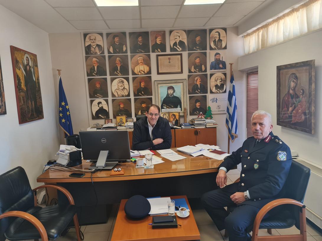 Συνάντηση Αστυνομικού Διευθυντή Ρεθύμνου Ταξίαρχου Εμμανουήλ Παπαδάκη με τον Δήμαρχο Ανωγείων Σωκράτη Κεφαλογιάννη
