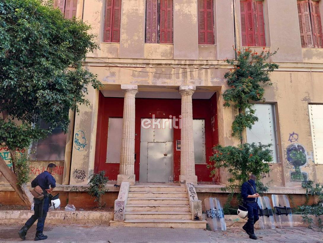 Ηράκλειο: «Σφράγισαν» το κτίριο του Ευαγγελισμού – Συναγερμός στην Αστυνομία