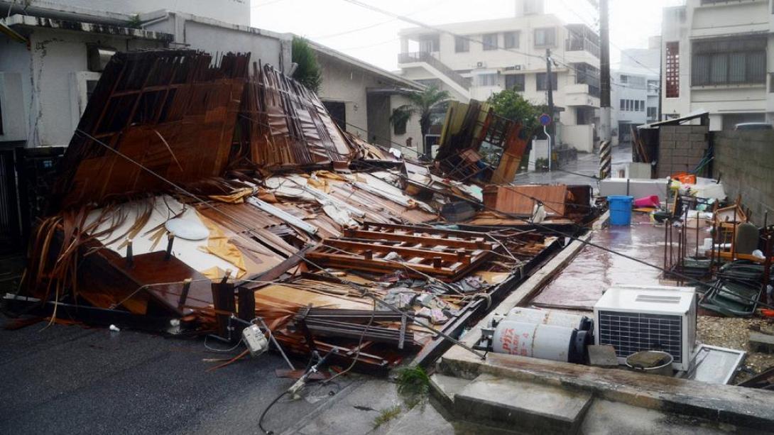 Ιαπωνία: Ο τυφώνας Νεογκούρι σε απόσταση αναπνοής από το Τόκιο