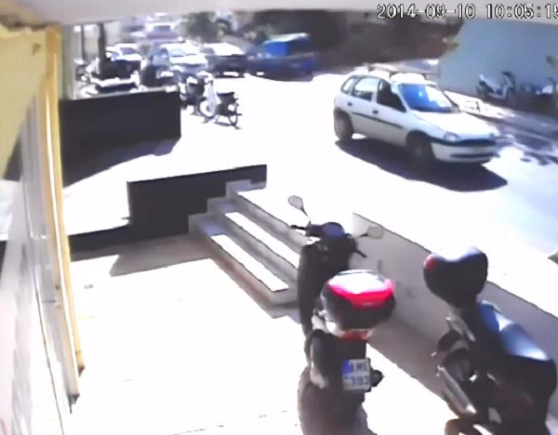Δείτε σε βίντεο την περίεργη ανατροπή ενός αυτοκίνητου στο Ρέθυμνο 