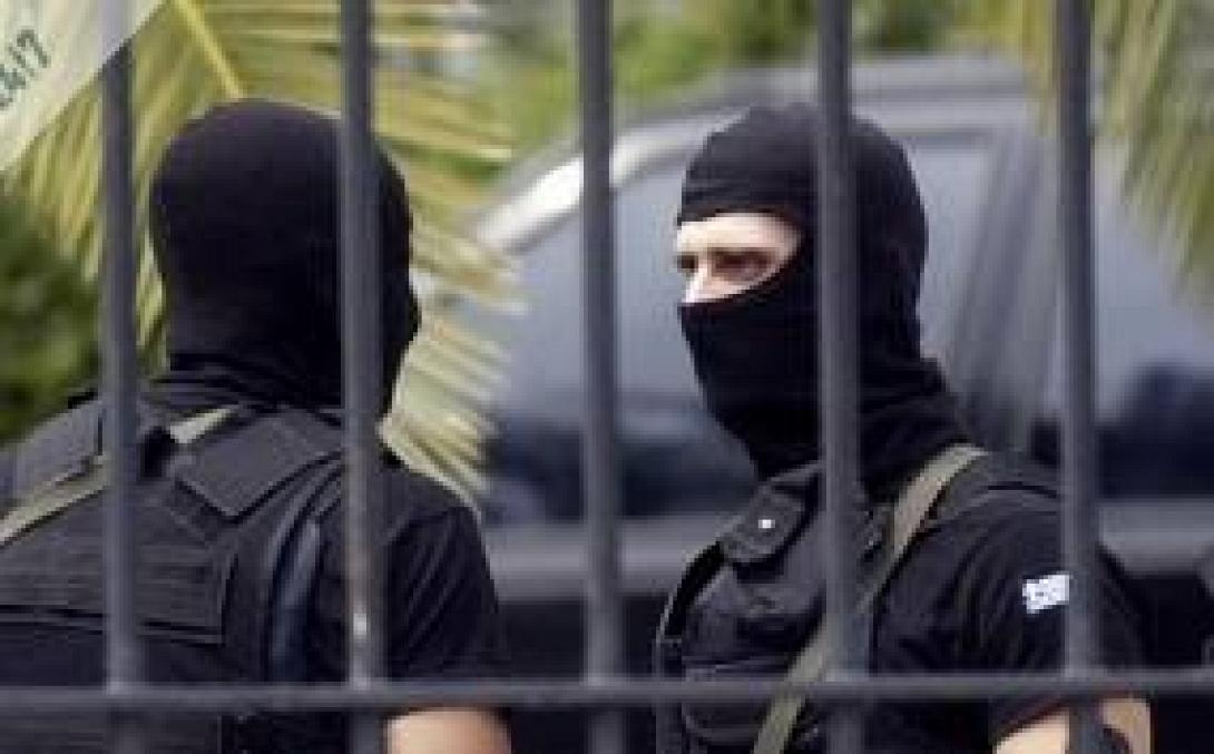 Με όπλα και εκρηκτικά συνελήφθησαν 4 Τούρκοι σε γιάφκα στην Αθήνα
