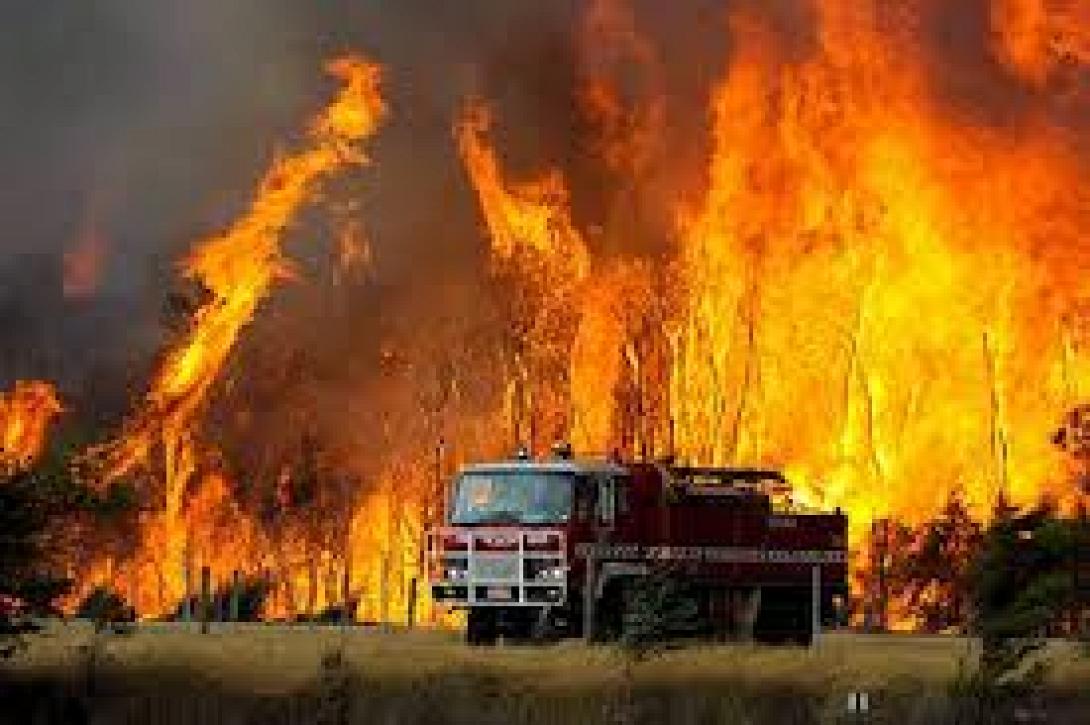 &quot; Καίγεται&quot; η Αυστραλία-Μάχη με τις φλόγες δίνουν οι πυροσβέστες σε 25 εστίες