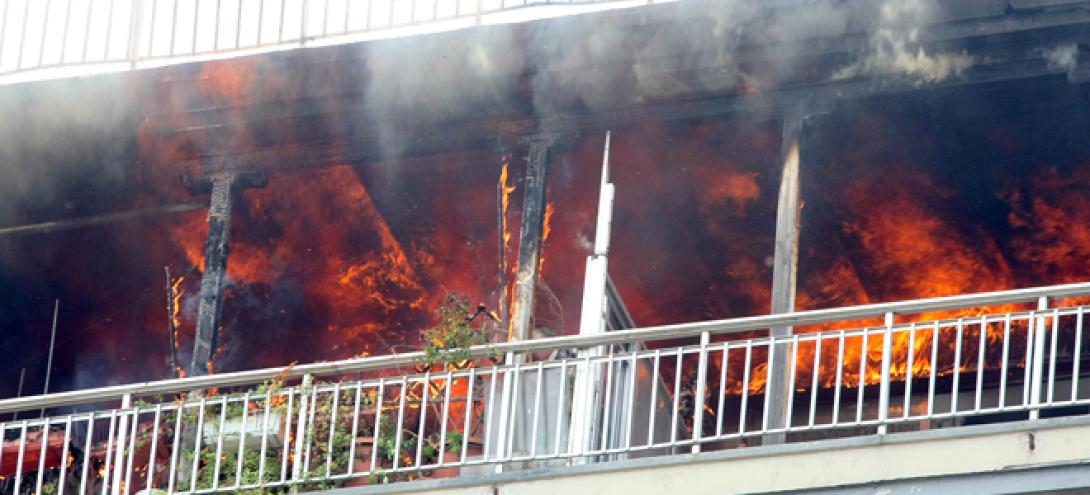 Τραγωδία με τρεις νεκρούς από φωτιά σε διαμέρισμα