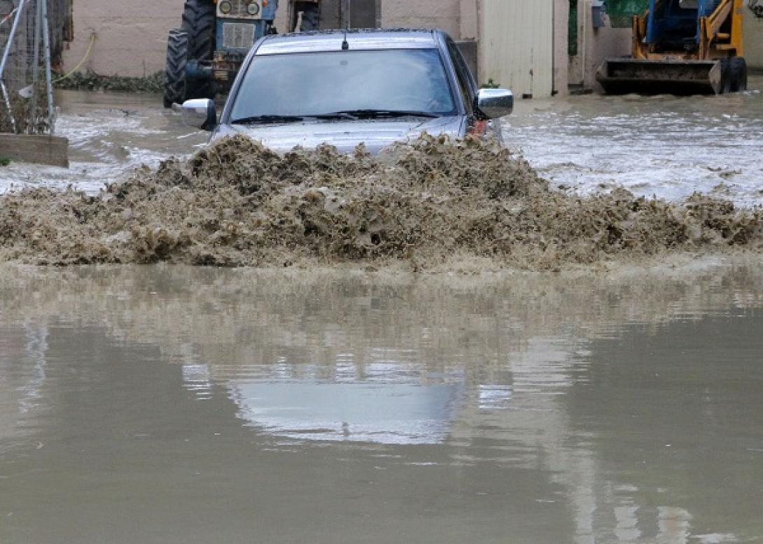 Ηράκλειο: Δεν έφτανε η κρίση, ήρθαν κι οι πλημμύρες να αποτελειώσουν τους επαγγελματοβιοτέχνες