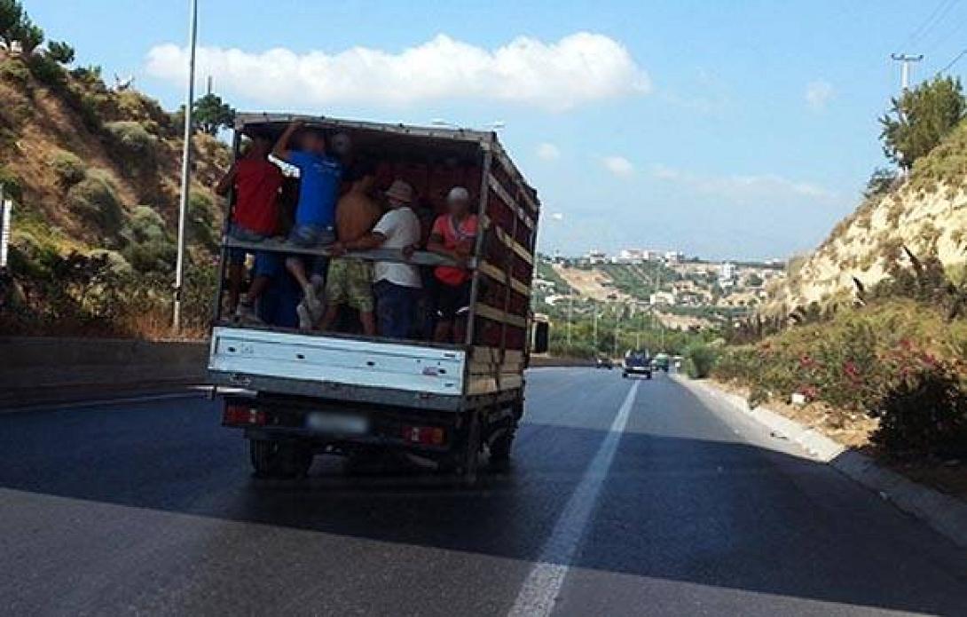 &#039;Αλλος με την καρότσα μας... Τραγελαφικές εικόνες πάνω στην εθνική οδό της Κρήτης