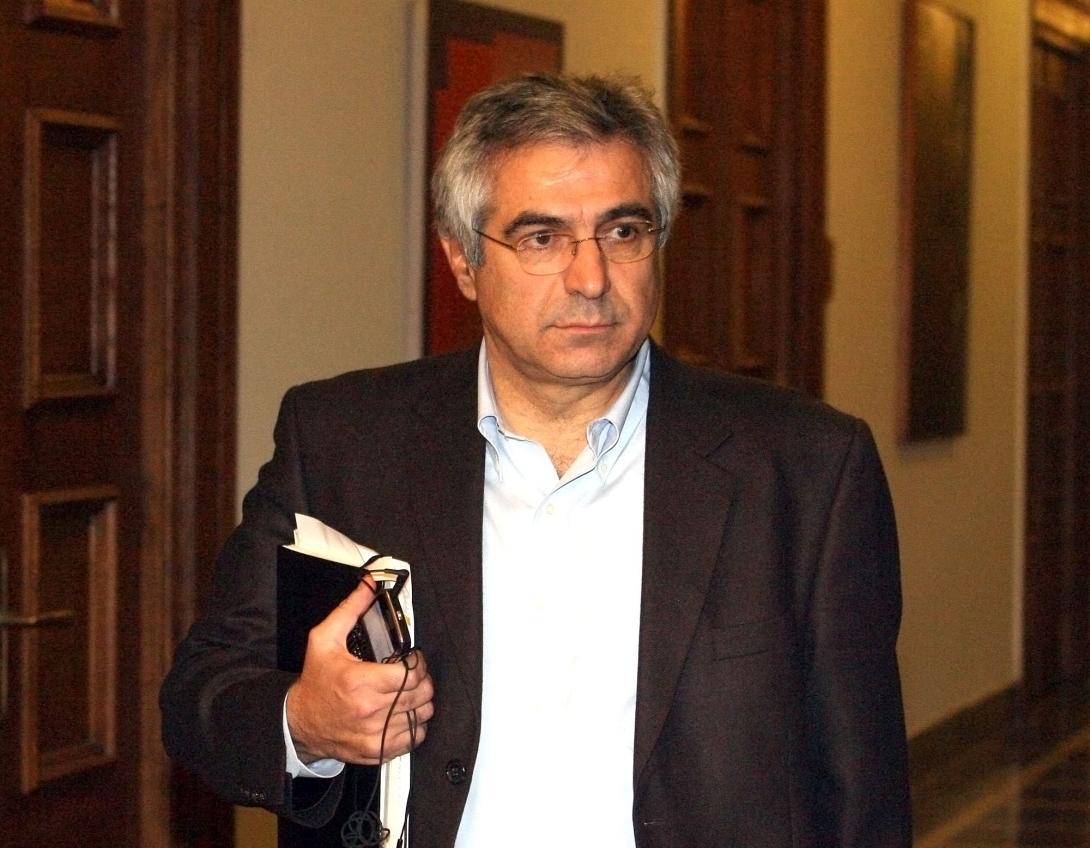 Παραιτήθηκε από το ΠΑΣΟΚ και πάει στο κόμμα του Παπανδρέου, ο Μ. Καρχιμάκης