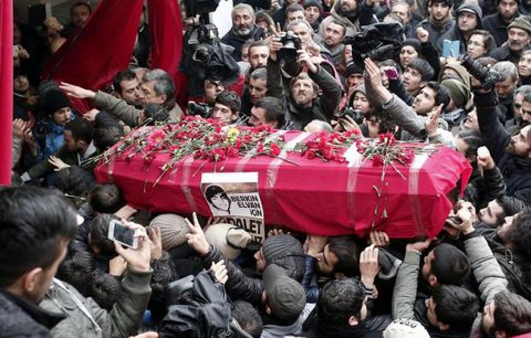 Επεισόδια σε Κωνσταντινούπολη και &#039;Αγκυρα μετά το θάνατο του 15χρονου
