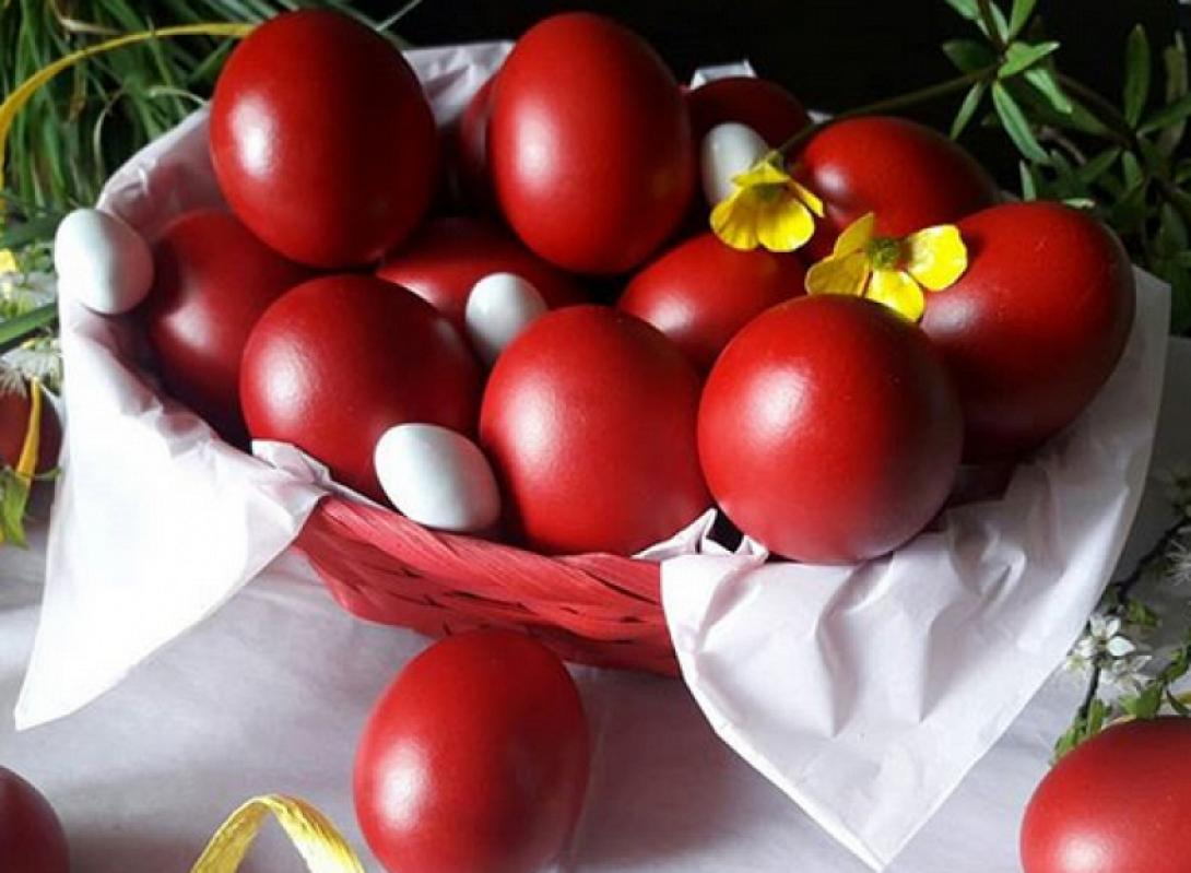 κόκκινα αυγά