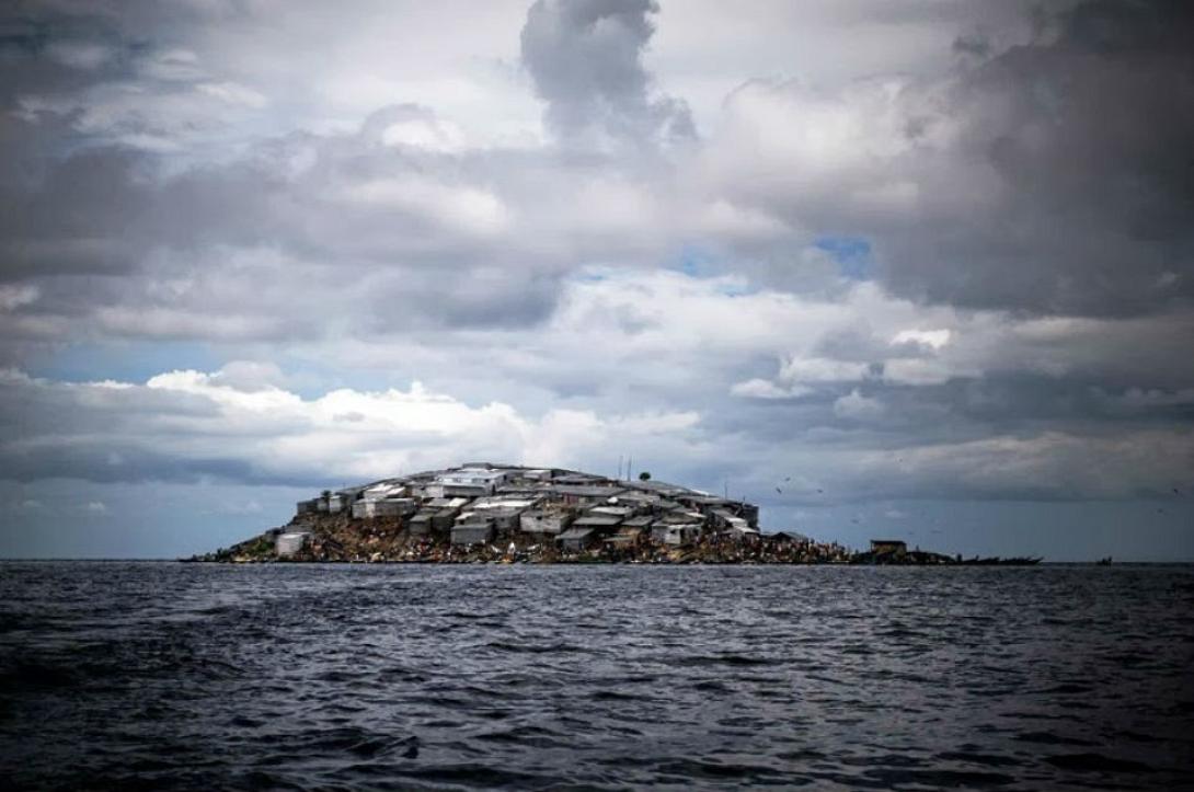 Όλοι οι καλοί χωράνε: Το πιο πυκνοκατοικημένο νησί του κόσμου