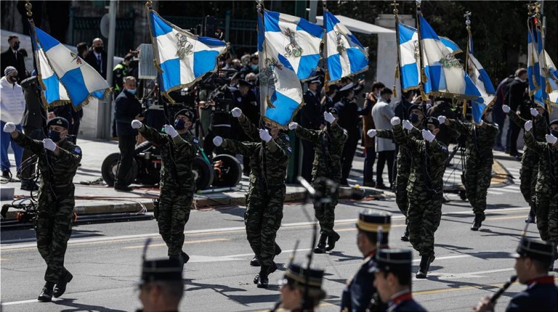 Στιγμιότυπο από την παρέλαση της Αθήνας