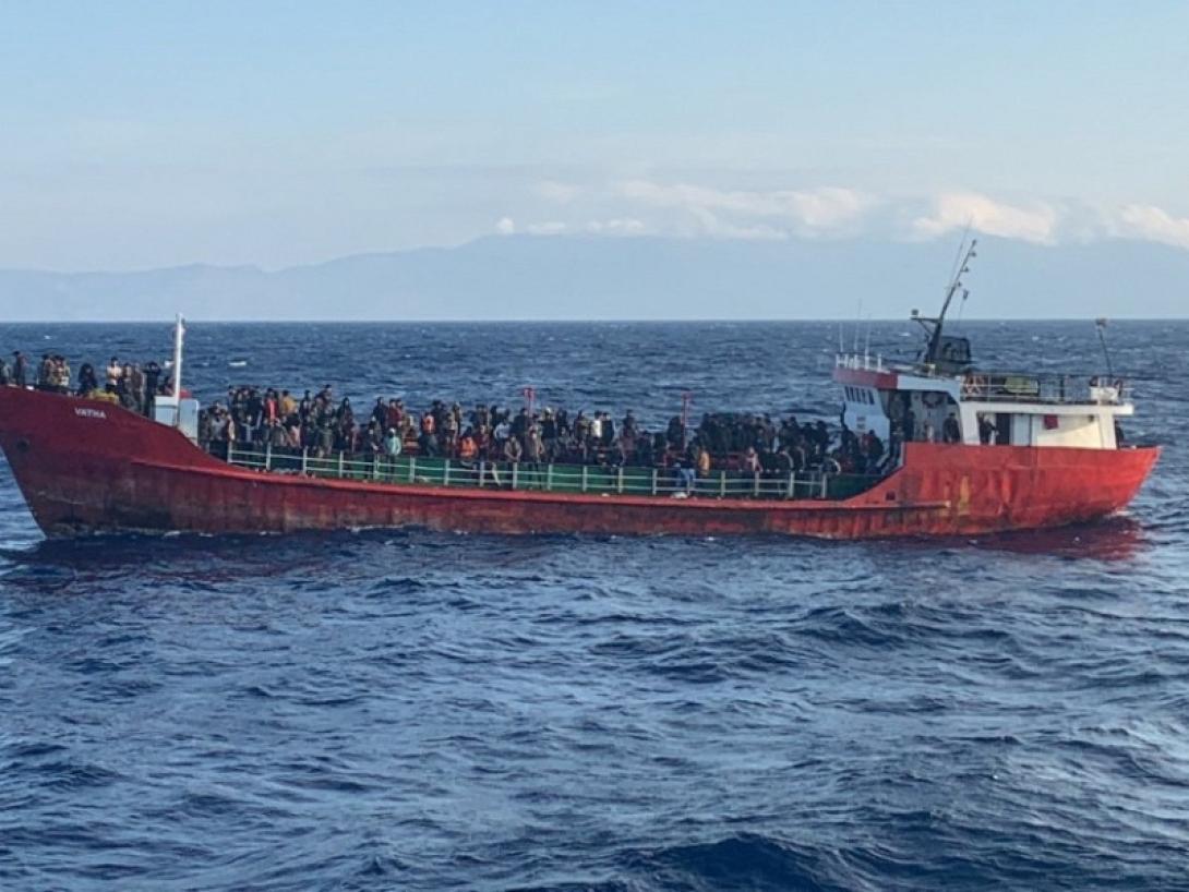πλοίο μετανάστες