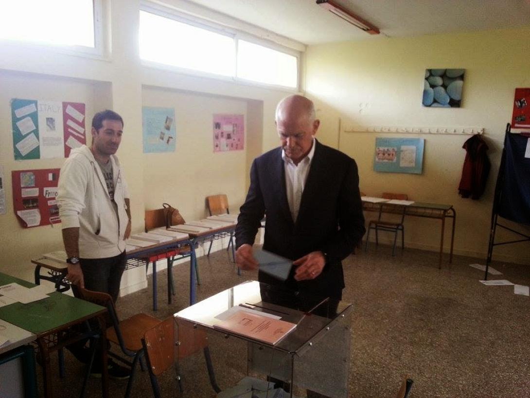 Στη Νέα Ερυθραία ψήφισε ο Γιώργος Παπανδρέου