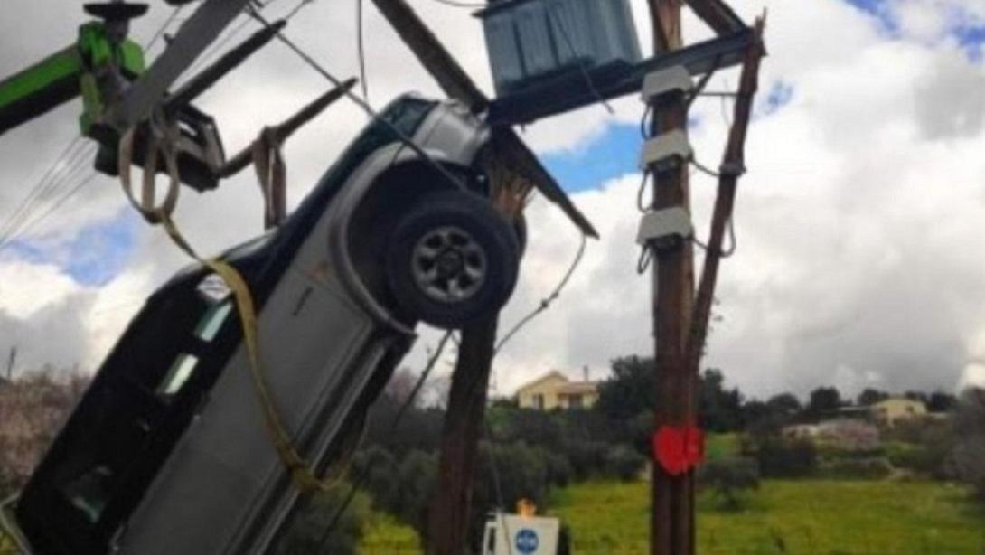 Ο οδηγός οχήματος σκαρφάλωσε στην κυριολεξία πάνω σε πάσσαλο της Αρχής Ηλεκτρισμού Κύπρου 