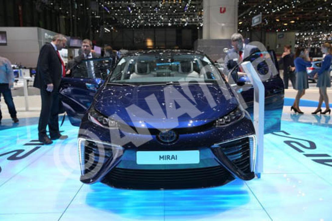 Ευρωπαϊκή πρεμιέρα του μοντέλου καυσίμων με υδρογόνο της Toyota