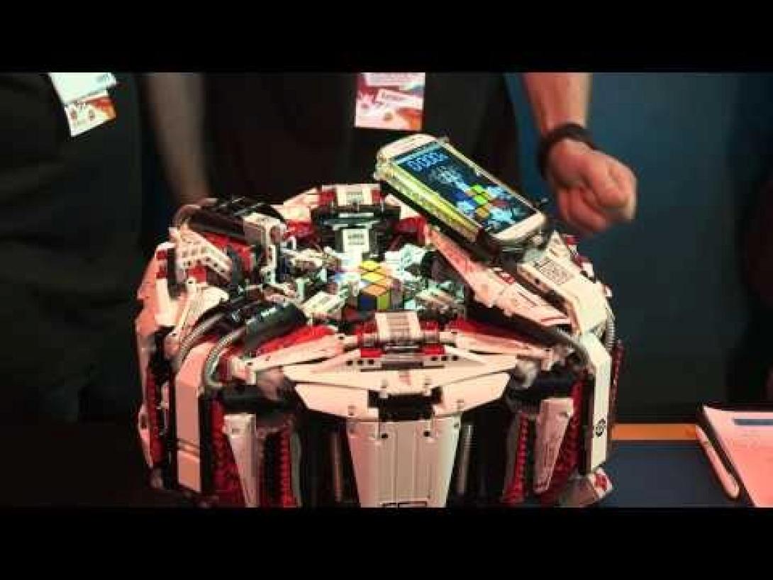 Ρομπότ λύνει τον κύβο του Ρούμπικ σε 3 δευτερόλεπτα (βίντεο)