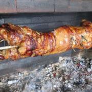 σουβλισμα αρνι πασχα