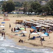 Απόδραση στις παραλίες για λίγη δροσιά