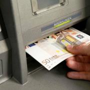 ΑΤΜ - χρήματα - συντάξεις