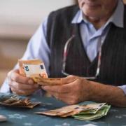 συνταξιούχοι - χρήματα