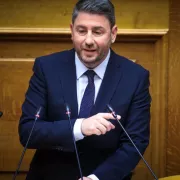 νικος ανδρουλακης