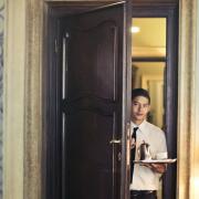 εργαζομενος ξενοδοχειο