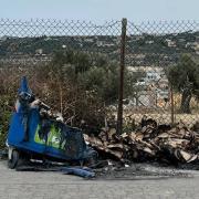 καμμένα σκουπίδια 
