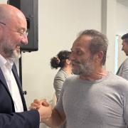 σάκης αρναούτογλου