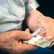 συνταξιουχοι