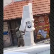 βανδαλισμός, άγαλμα