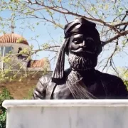 προτομη κοκκινιδη κεραμουτσι