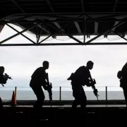 στρατιώτες 