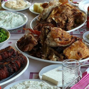 ΠΑΣΧΑΛΙΝΟ ΤΡΑΠΕΖΙ