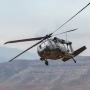 στρατιωτικο ελικοπτερο