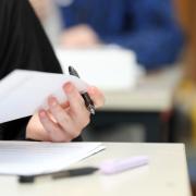 μαθητές - εξετάσεις 