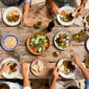 τραπέζι φαγητό 