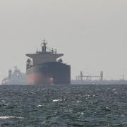 στενά ορμούζ πλοία