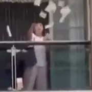 κίνα, χρήματα