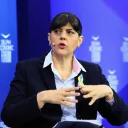 λάουρα κοβέσι