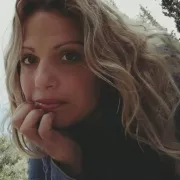 τραγουδίστρια