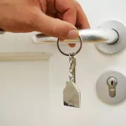 ΚΛΕΙΔΙ ΣΤΗΝ ΠΟΡΤΑ