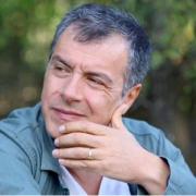 σταύρος θ