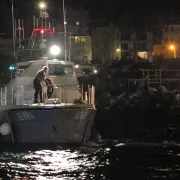 Σκάφος Λιμενικού βράδυ
